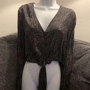 Front tie floral crop long sleeve top M